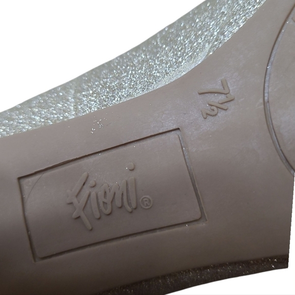 Fioni Pumps Glitter Slip On Heels Gold Size 7 1/2 - Picture 9 of 16